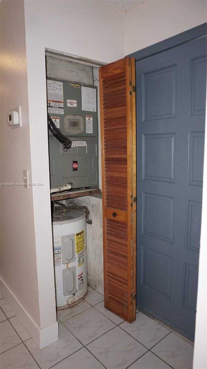 Small Image of 4909 SOUTH WEST 144TH CT, Miami Number 20