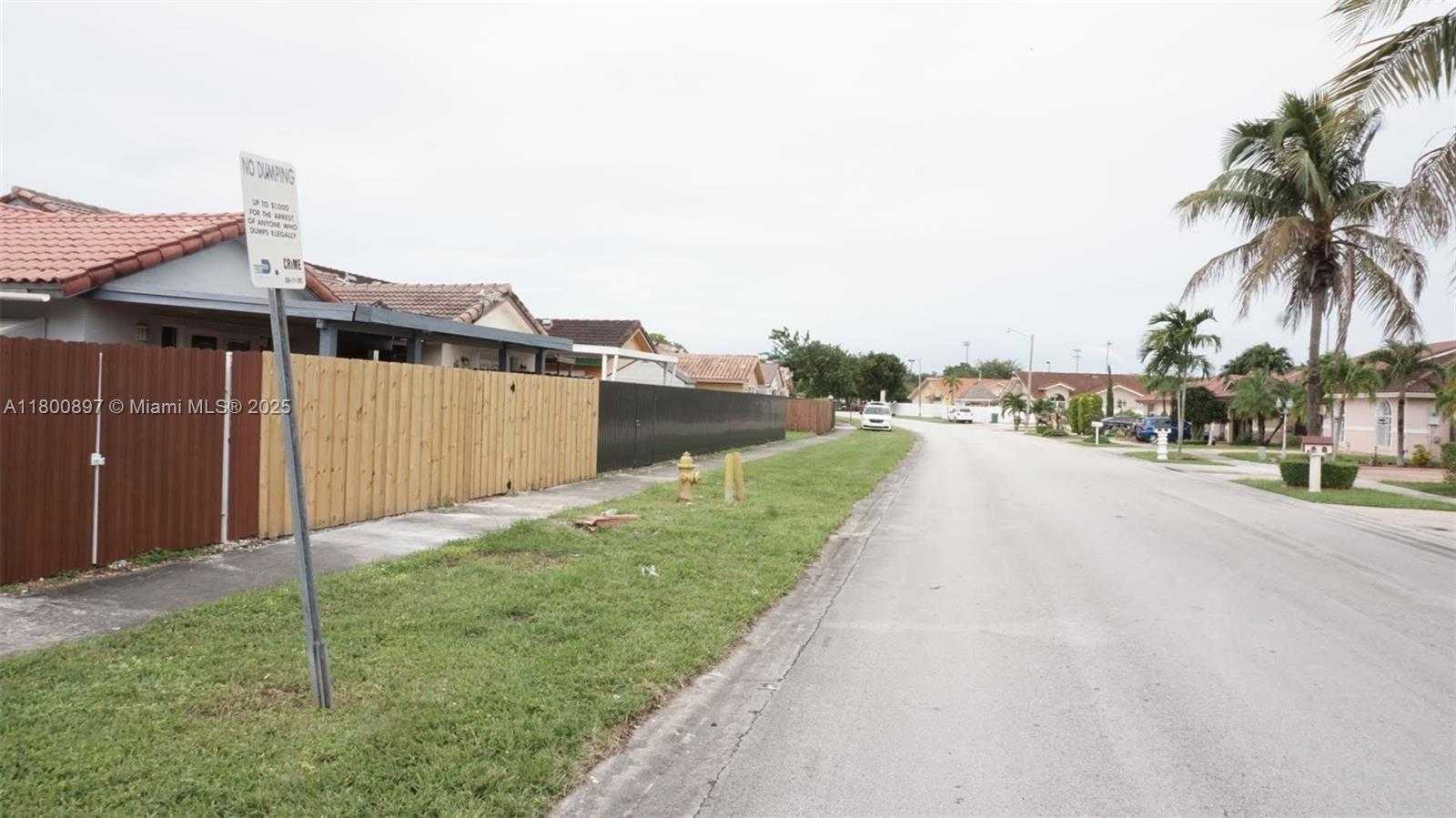 Small Image of 4909 SOUTH WEST 144TH CT, Miami Number 33