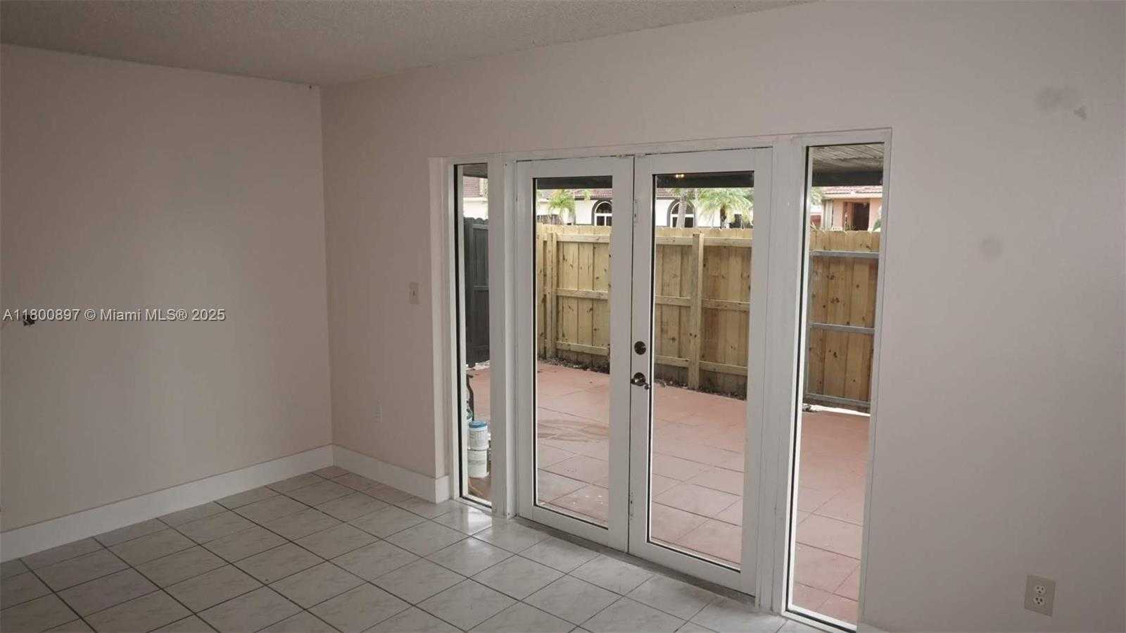 Small Image of 4909 SOUTH WEST 144TH CT, Miami Number 5