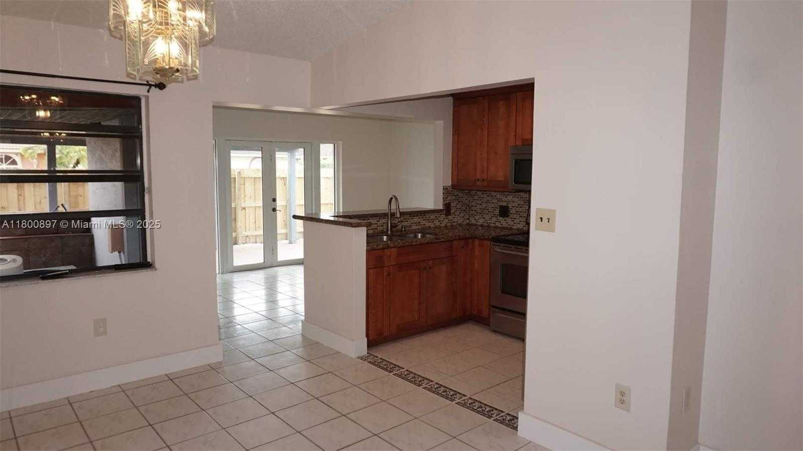 Small Image of 4909 SOUTH WEST 144TH CT, Miami Number 6