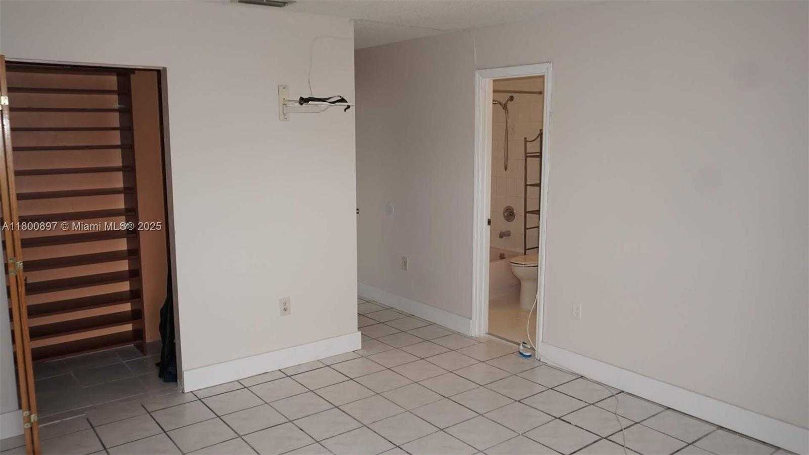 Small Image of 4909 SOUTH WEST 144TH CT, Miami Number 8
