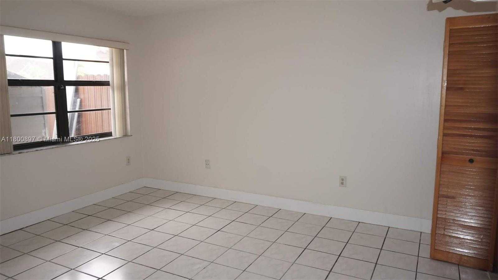 Small Image of 4909 SOUTH WEST 144TH CT, Miami Number 9