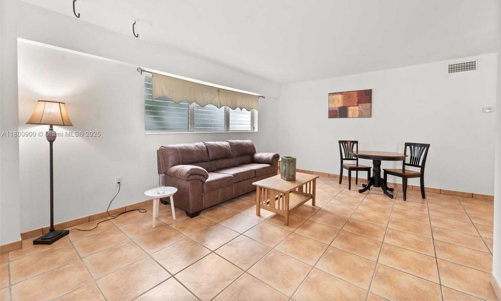 Small Image of 1614 WEST AVE #206, Miami Beach Number 2