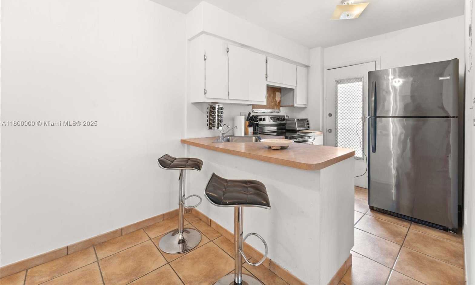Small Image of 1614 WEST AVE #206, Miami Beach Number 5