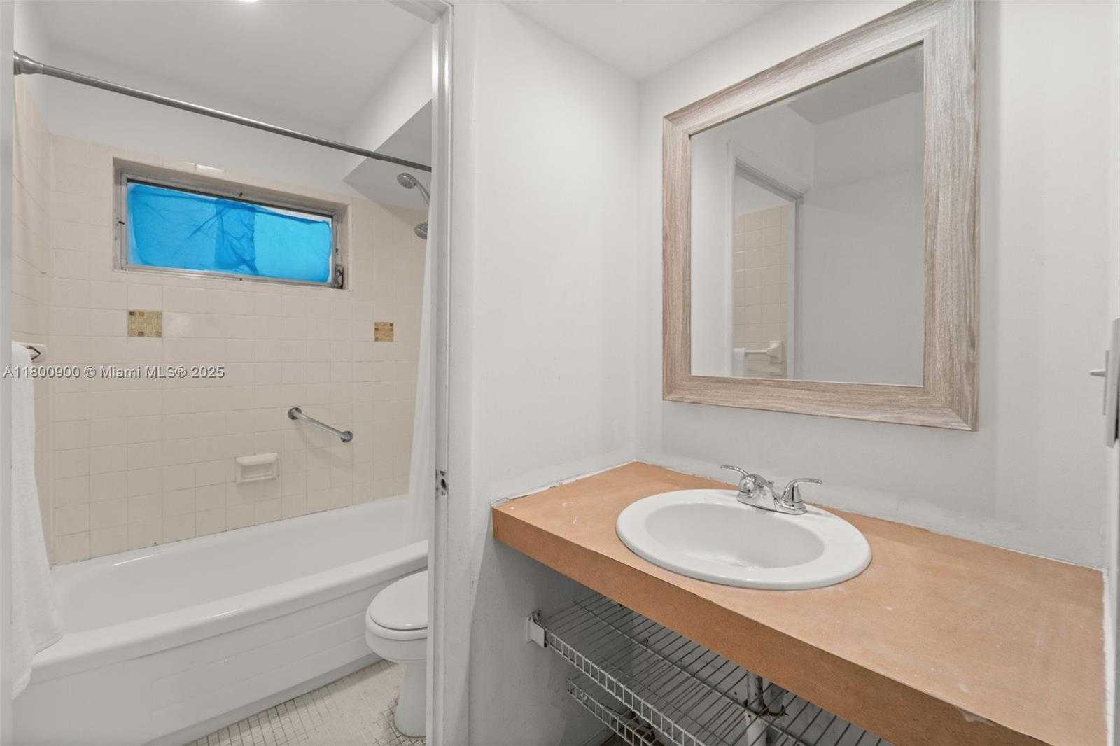 Small Image of 1614 WEST AVE #206, Miami Beach Number 9