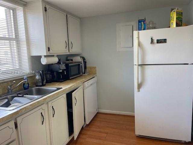 Small Image of 201 178TH DR #437, Sunny Isles Beach Number 6