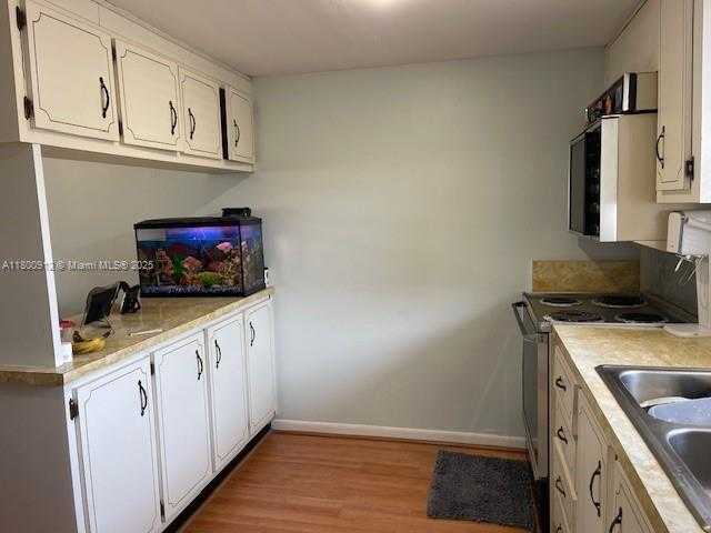 Small Image of 201 178TH DR #437, Sunny Isles Beach Number 7