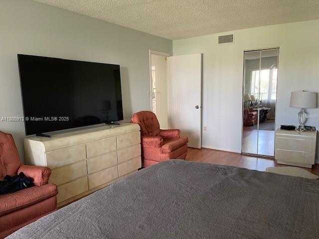Small Image of 201 178TH DR #437, Sunny Isles Beach Number 9