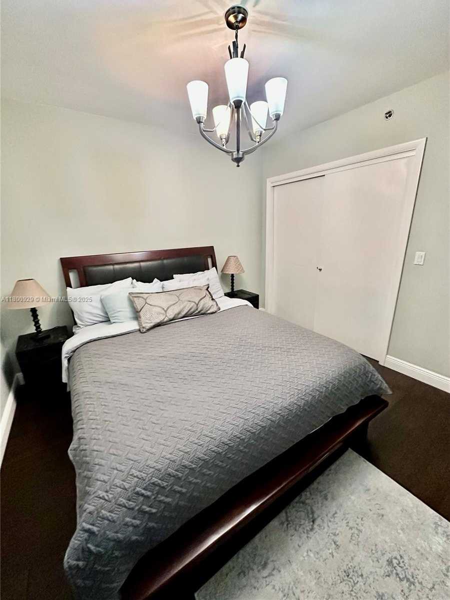 Small Image of 1830 SOUTH OCEAN DR #4109, Hallandale Beach Number 5