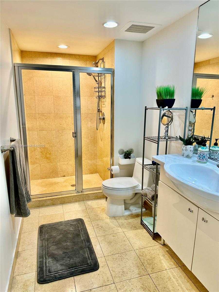 Small Image of 1830 SOUTH OCEAN DR #4109, Hallandale Beach Number 7