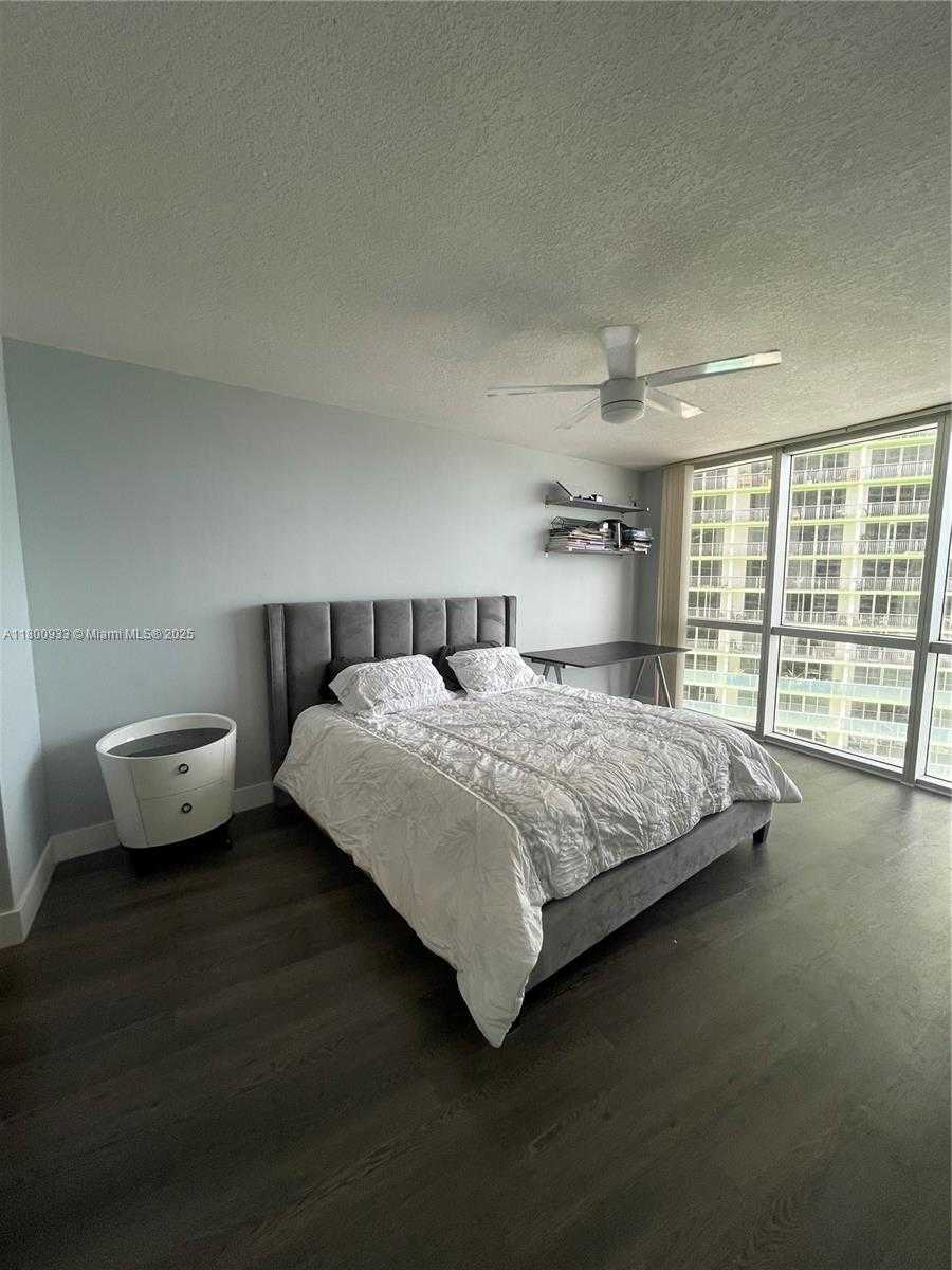 Small Image of 1750 NORTH BAYSHORE DR #1601, Miami Number 12