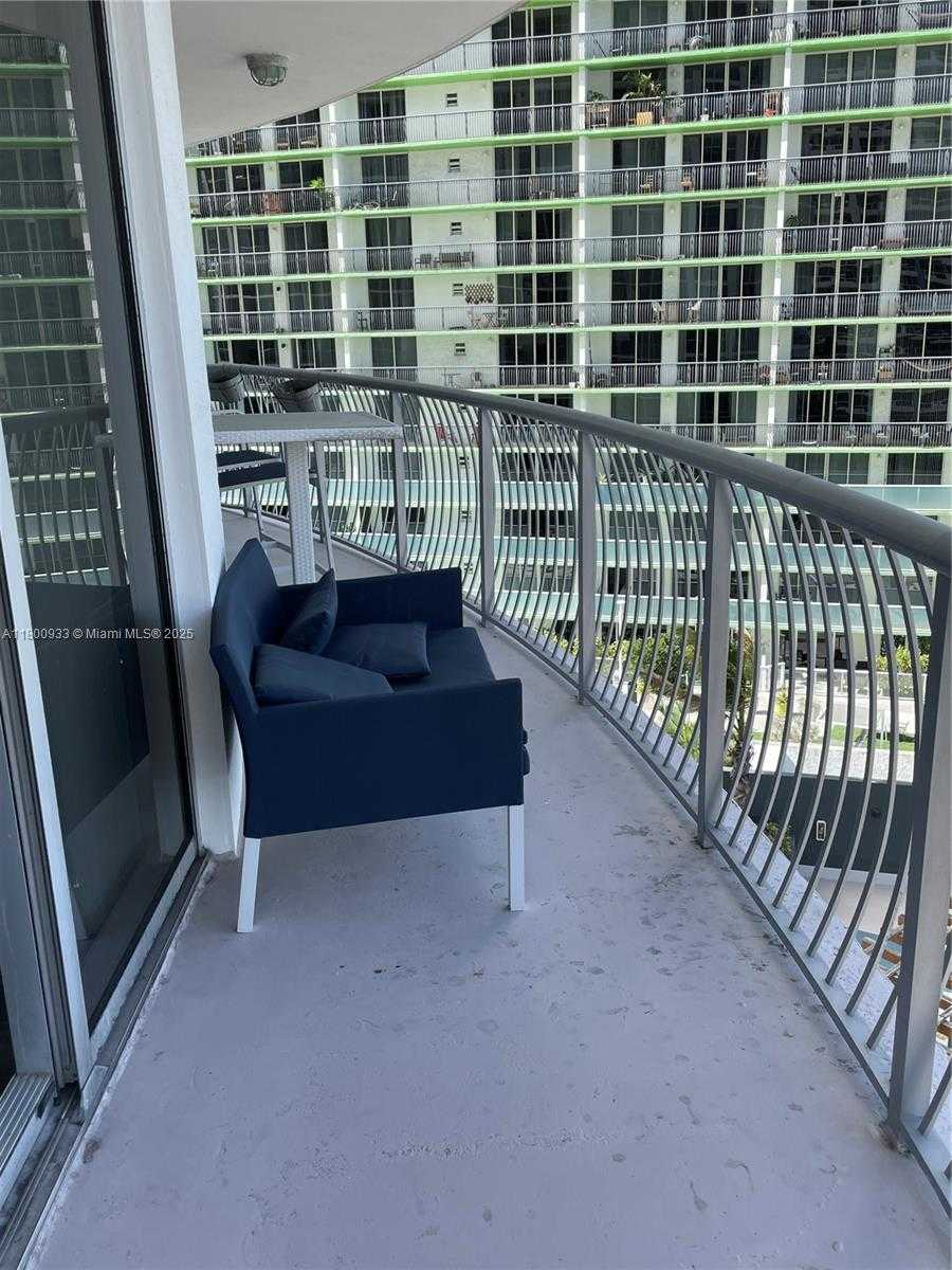 Small Image of 1750 NORTH BAYSHORE DR #1601, Miami Number 16