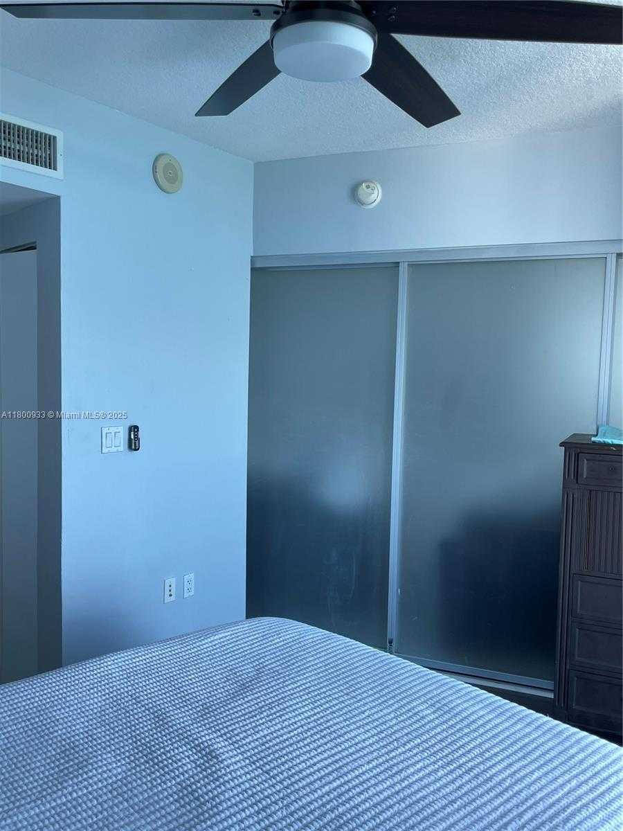 Small Image of 1750 NORTH BAYSHORE DR #1601, Miami Number 19