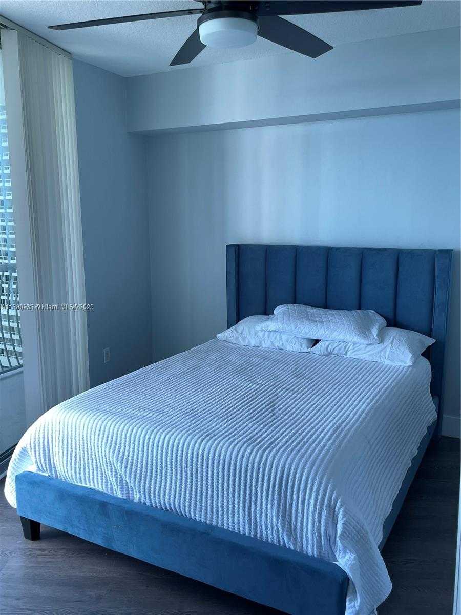 Small Image of 1750 NORTH BAYSHORE DR #1601, Miami Number 20
