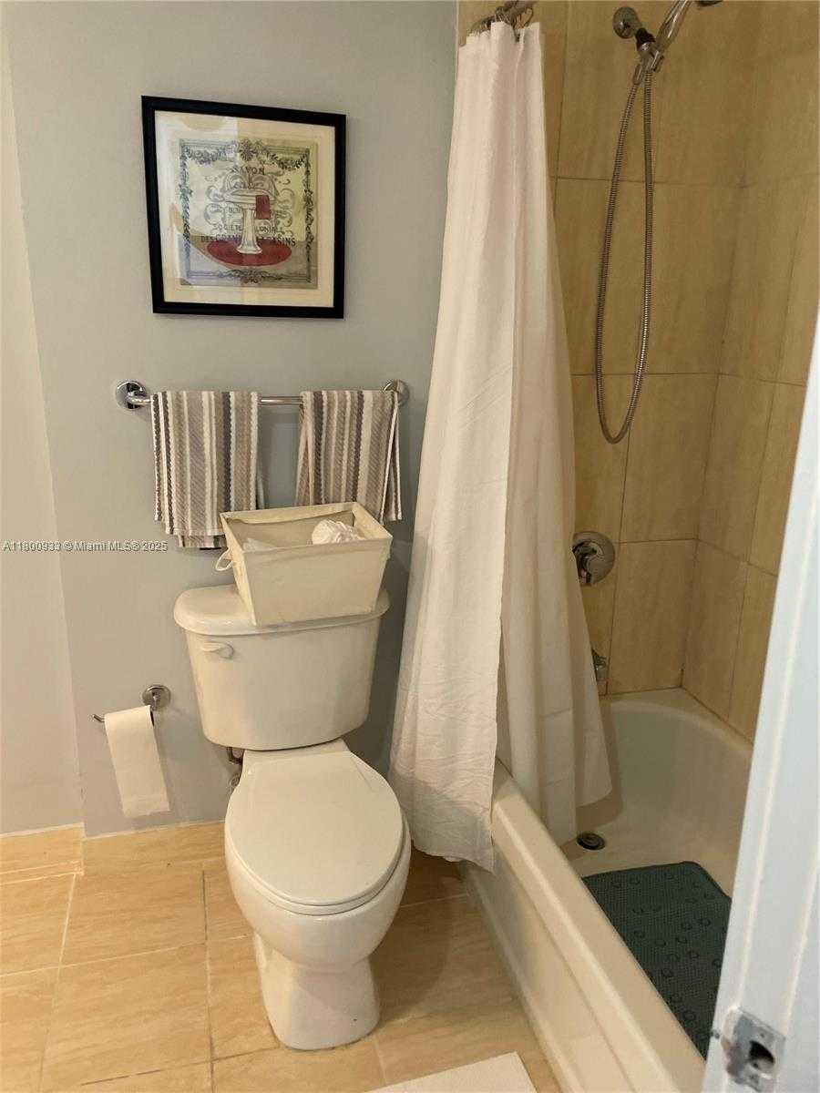 Small Image of 1750 NORTH BAYSHORE DR #1601, Miami Number 22