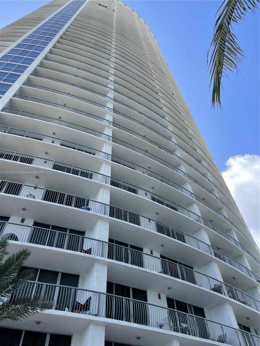 Small Image of 1750 NORTH BAYSHORE DR #1601, Miami Number 25