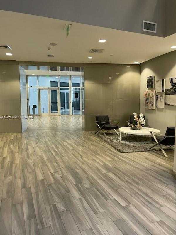 Small Image of 1750 NORTH BAYSHORE DR #1601, Miami Number 3