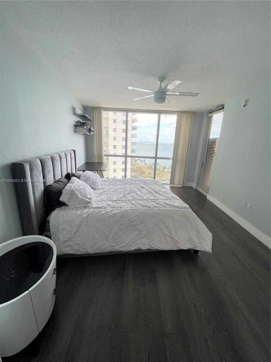 Small Image of 1750 NORTH BAYSHORE DR #1601, Miami Number 7