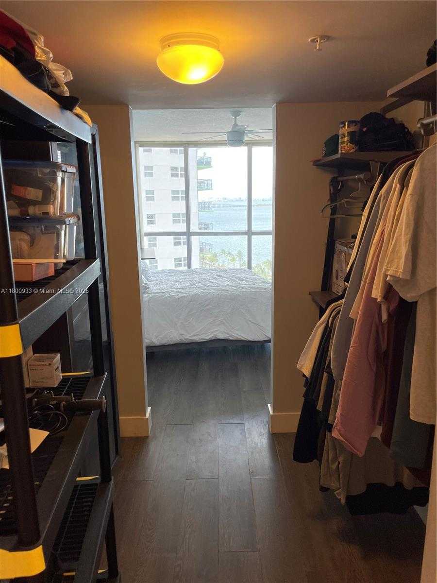 Small Image of 1750 NORTH BAYSHORE DR #1601, Miami Number 8