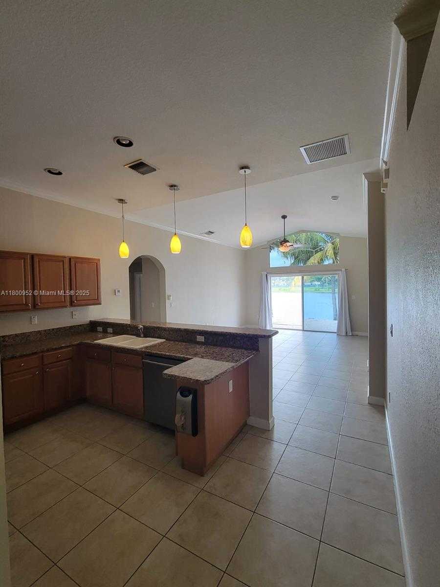 Small Image of 22032 SOUTH WEST 95TH PL #22032, Cutler Bay Number 34