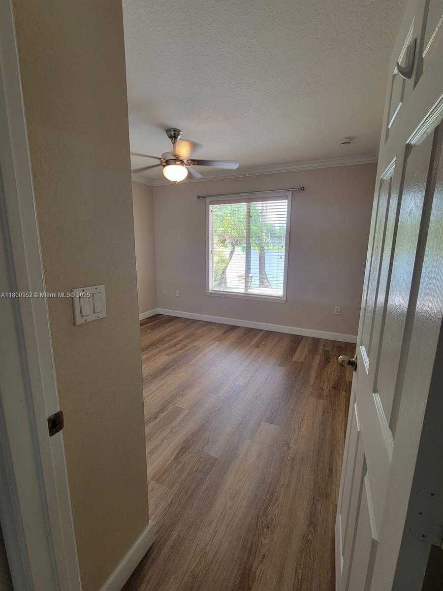 Small Image of 22032 SOUTH WEST 95TH PL #22032, Cutler Bay Number 36