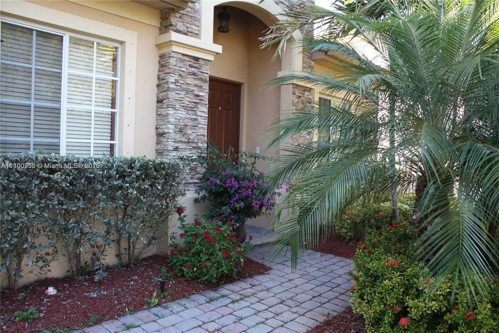 Small Image of 22032 SOUTH WEST 95TH PL #22032, Cutler Bay Number 4