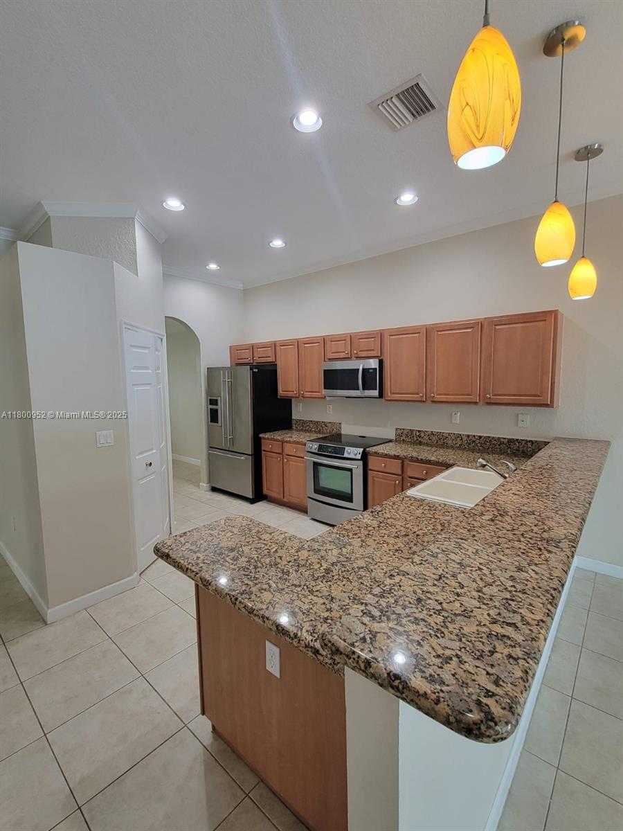 Small Image of 22032 SOUTH WEST 95TH PL #22032, Cutler Bay Number 43