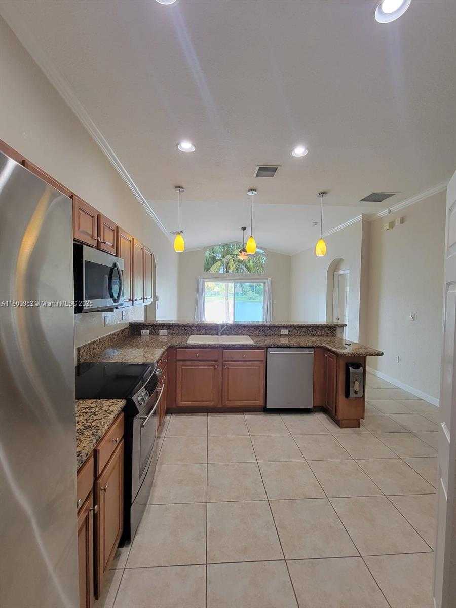 Small Image of 22032 SOUTH WEST 95TH PL #22032, Cutler Bay Number 44