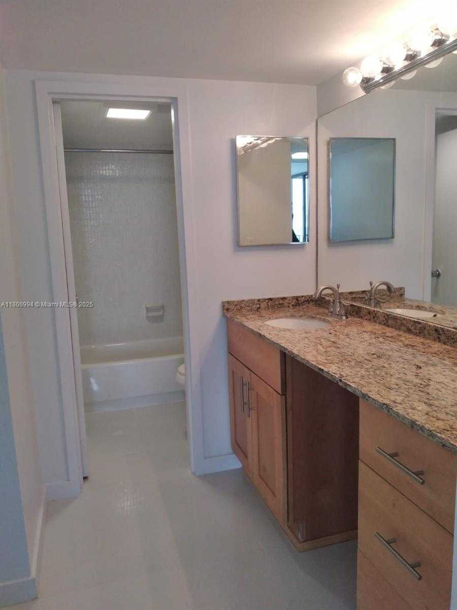 Small Image of 20100 WEST COUNTRY CLUB DR #1504, Aventura Number 10
