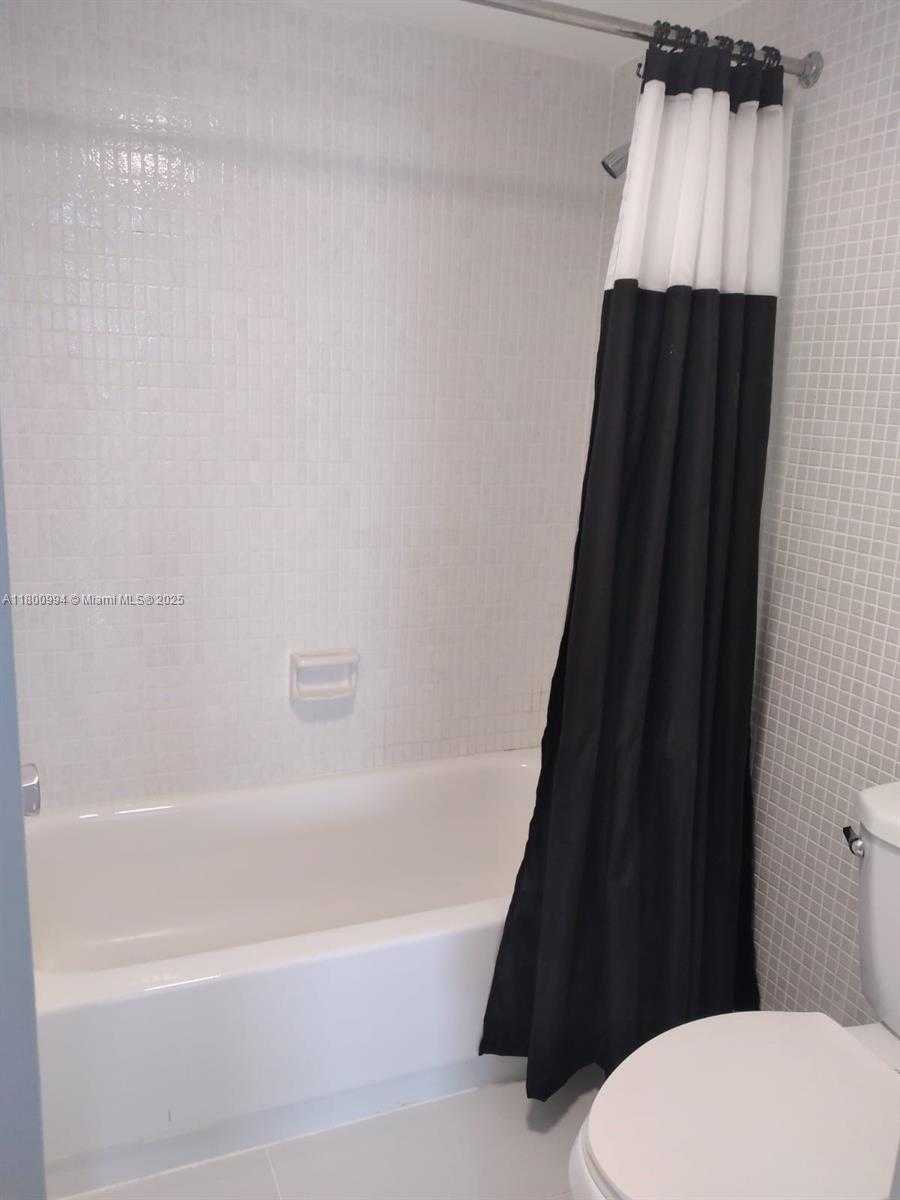 Small Image of 20100 WEST COUNTRY CLUB DR #1504, Aventura Number 11