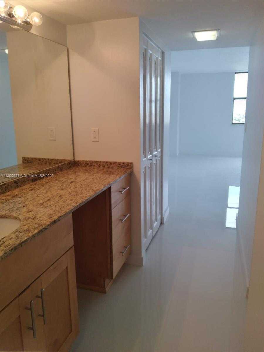 Small Image of 20100 WEST COUNTRY CLUB DR #1504, Aventura Number 9