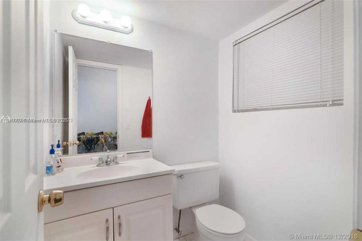 Small Image of 12590 NORTH EAST 16TH AVE #211, North Miami Number 5