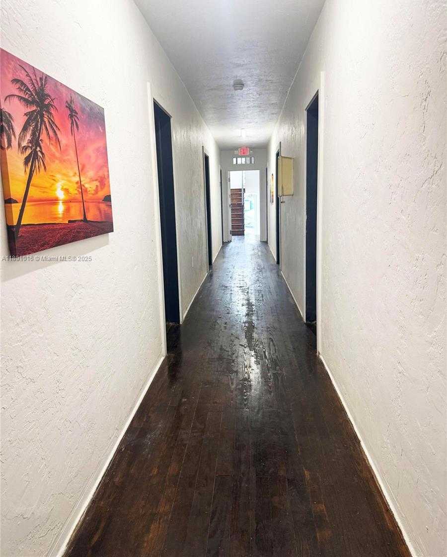 Small Image of 7510 BYRON AVE #4, Miami Beach Number 10