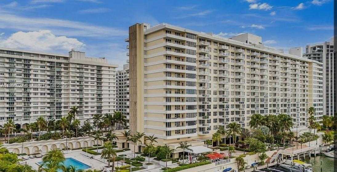 Small Image of 5600 COLLINS AVE #14K, Miami Beach Number 39