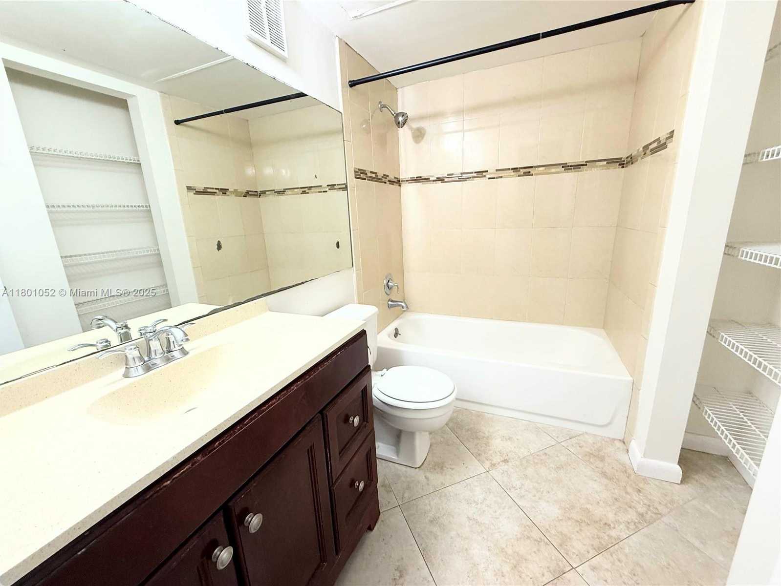 Small Image of 17485 NORTH WEST 67TH CT #E-21, Hialeah Number 10