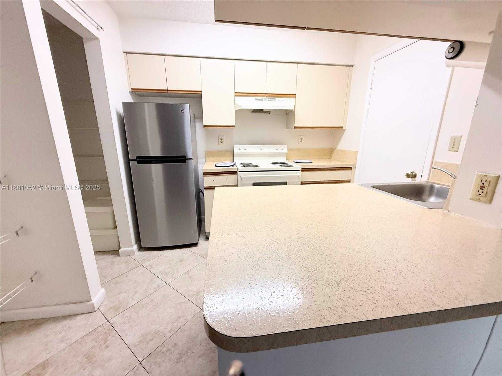 Small Image of 17485 NORTH WEST 67TH CT #E-21, Hialeah Number 6