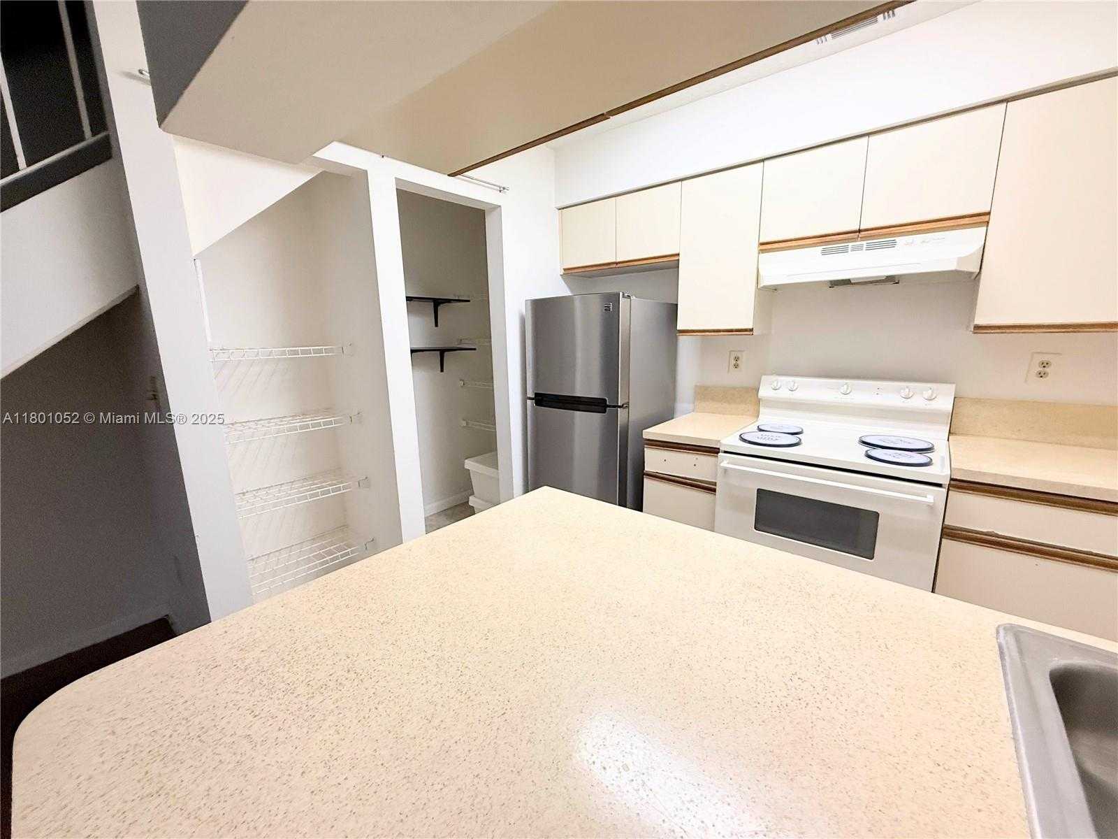 Small Image of 17485 NORTH WEST 67TH CT #E-21, Hialeah Number 8