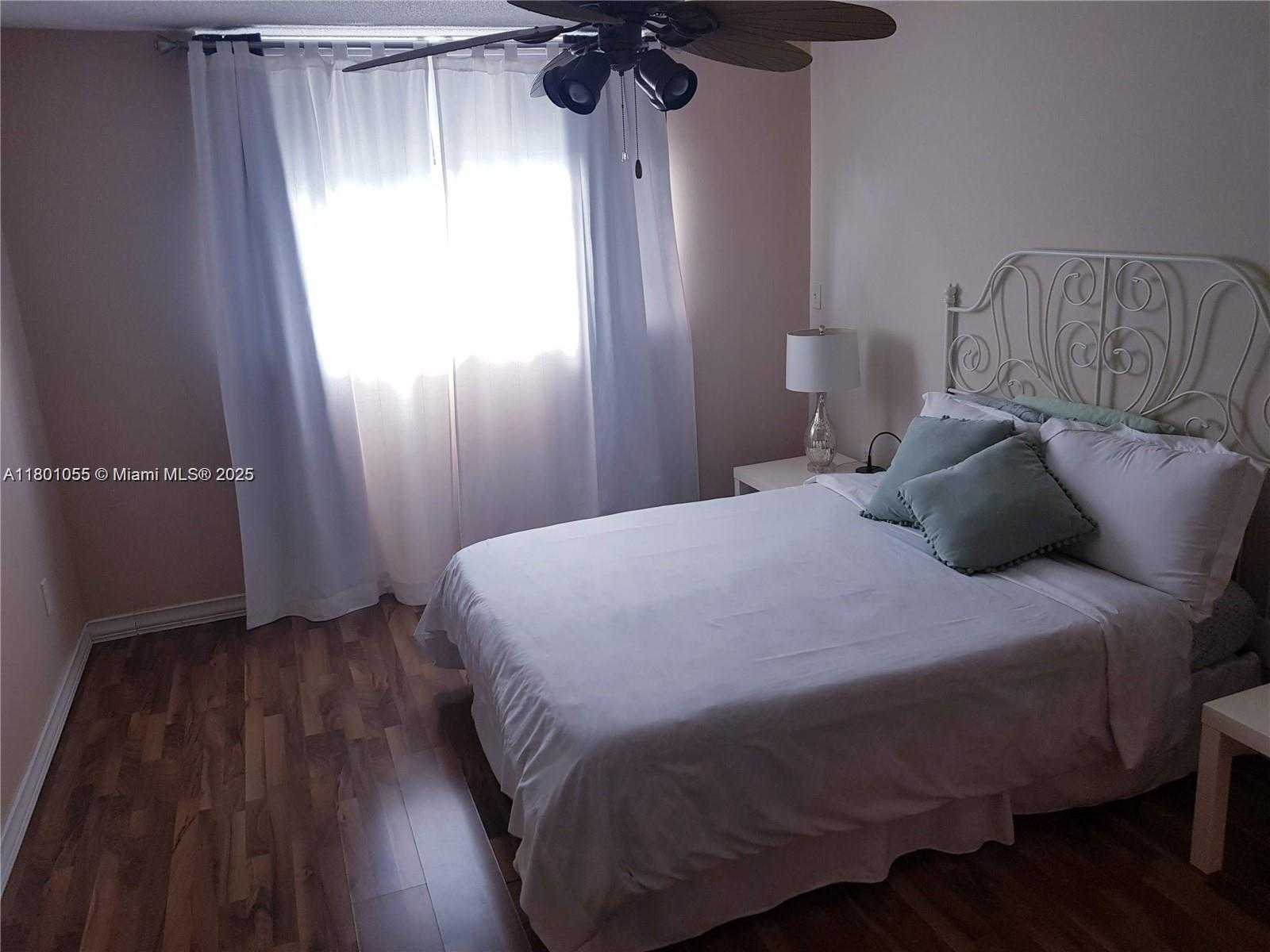 Small Image of 720 SOUTH COLLINS #308, Miami Beach Number 25