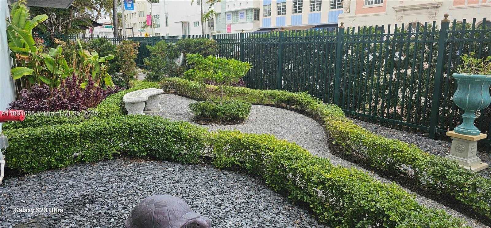 Small Image of 720 SOUTH COLLINS #308, Miami Beach Number 3