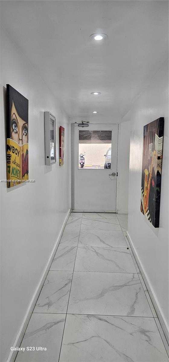 Small Image of 720 SOUTH COLLINS #308, Miami Beach Number 8