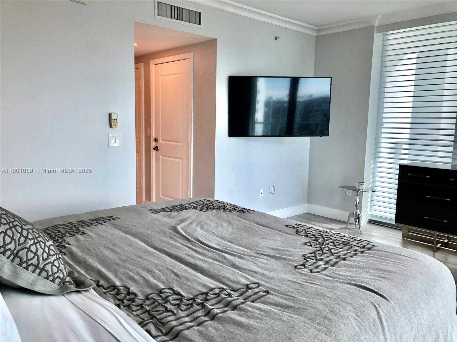 Small Image of 3101 SOUTH OCEAN DR #801, Hollywood Number 23