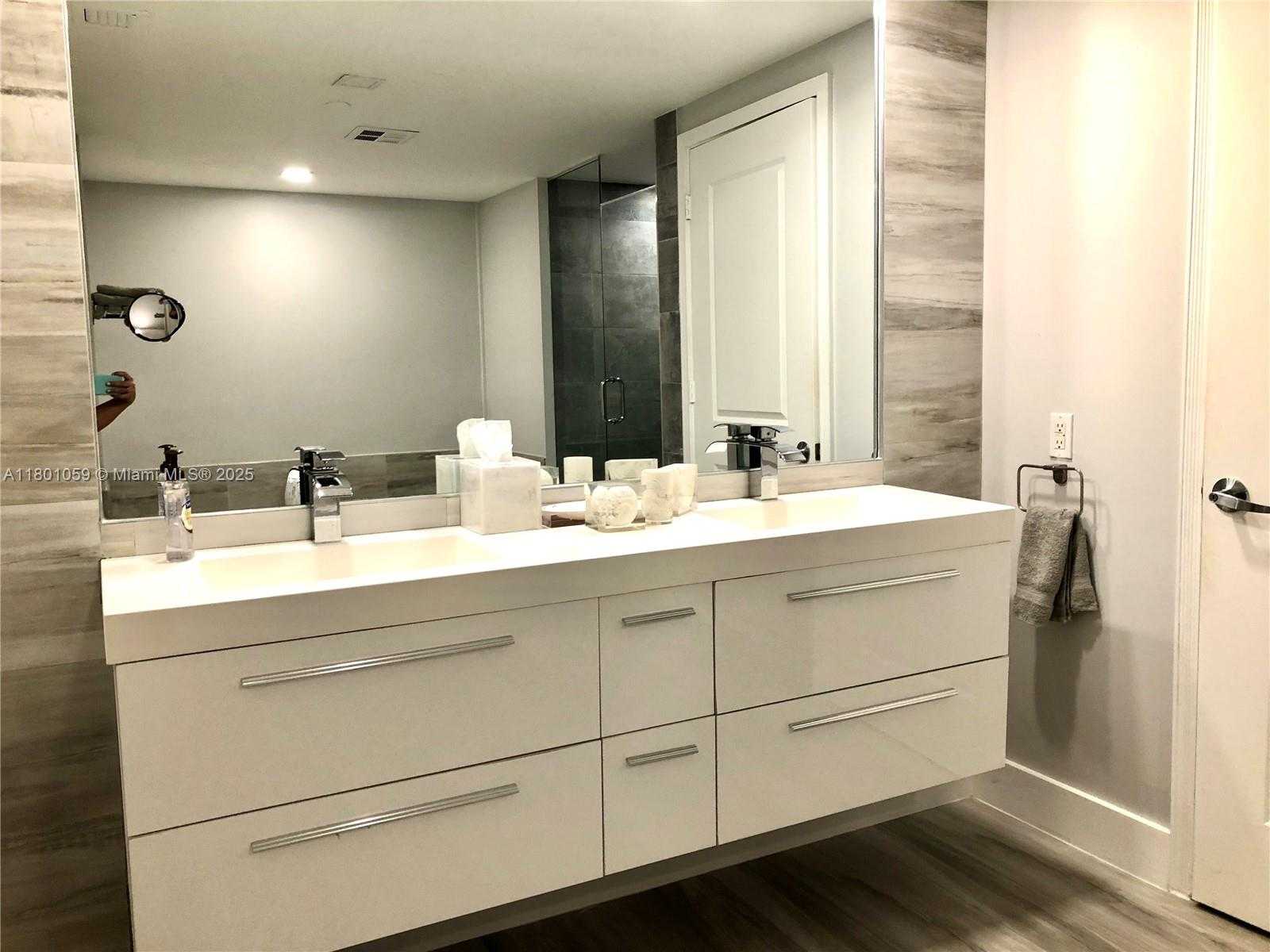 Small Image of 3101 SOUTH OCEAN DR #801, Hollywood Number 24