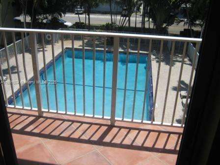 Small Image of 1801 SOUTH TREASURE DR #307, North Bay Village Number 3