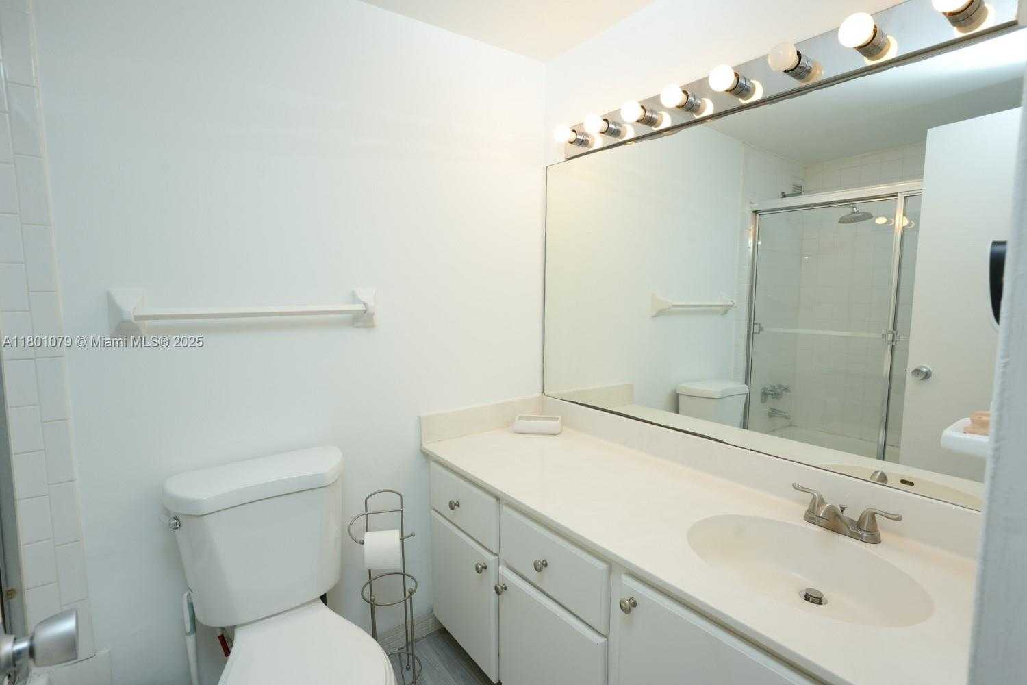 Small Image of 1000 WEST AVE #306, Miami Beach Number 32
