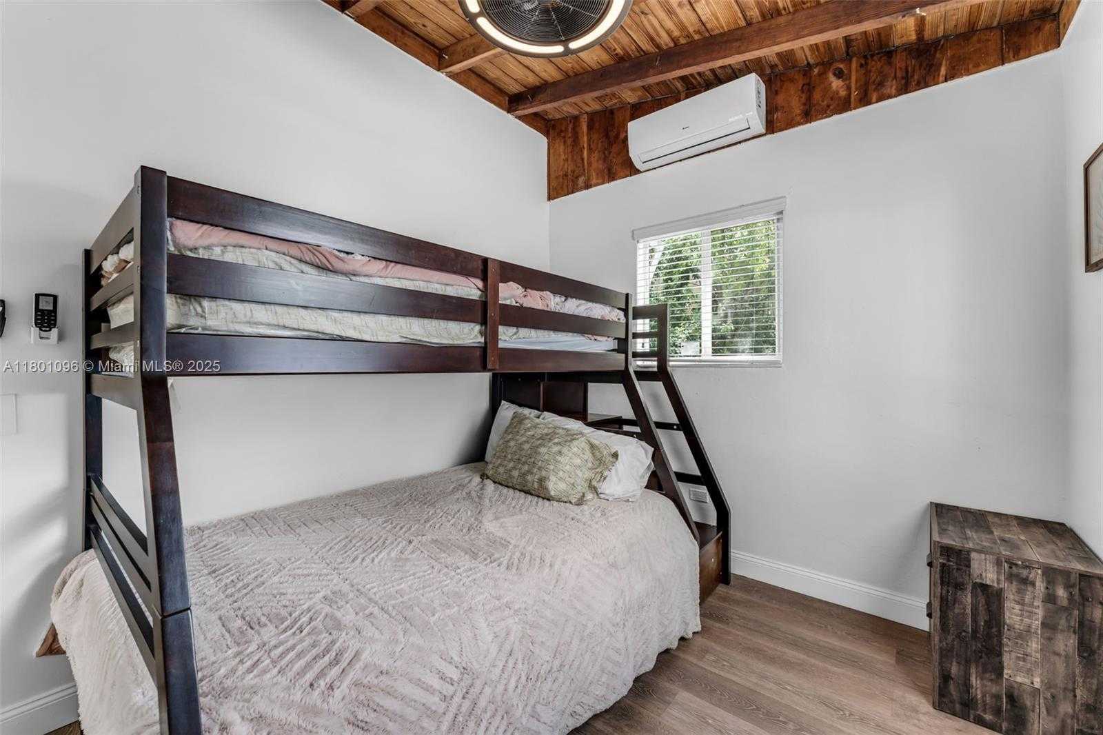 Small Image of 7 CORAL DR, Key Largo Number 12