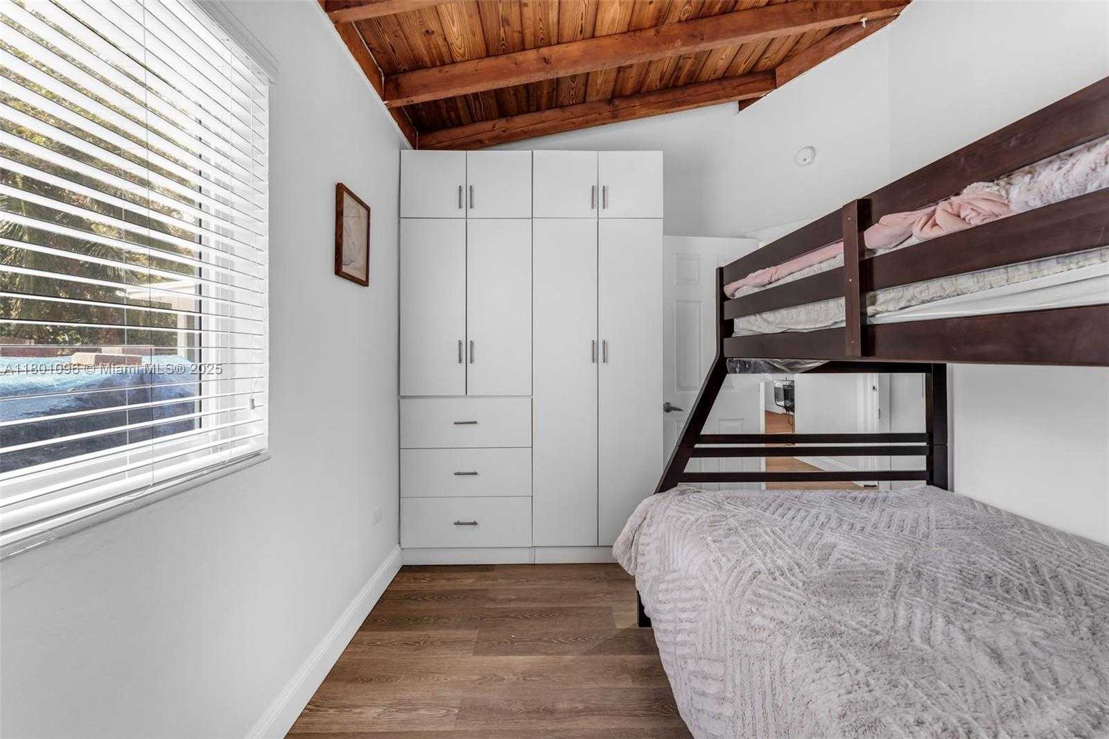 Small Image of 7 CORAL DR, Key Largo Number 13
