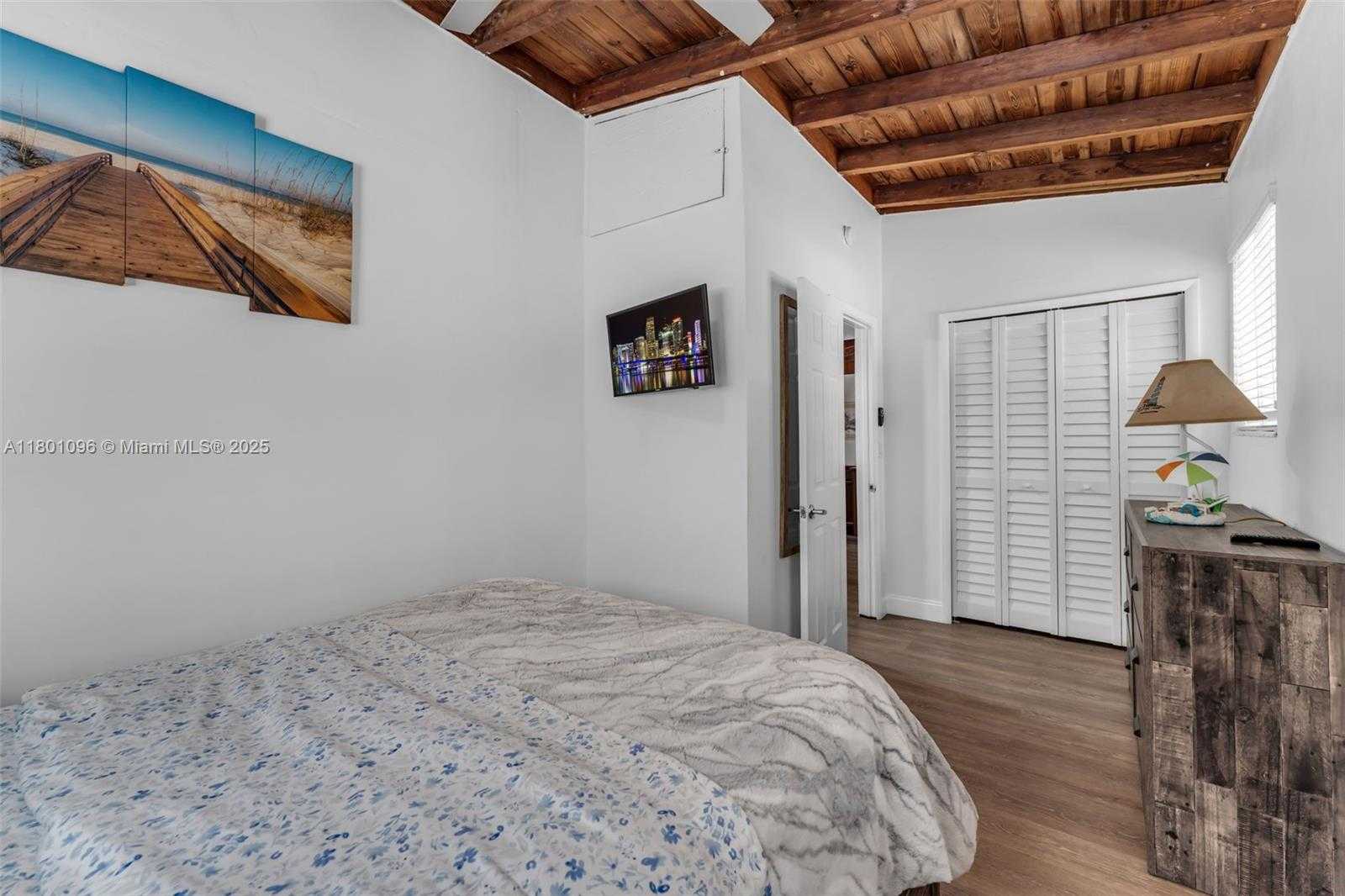 Small Image of 7 CORAL DR, Key Largo Number 15
