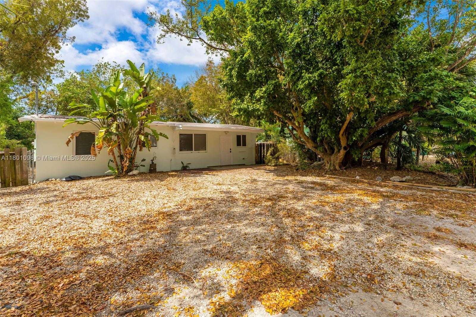 Small Image of 7 CORAL DR, Key Largo Number 3
