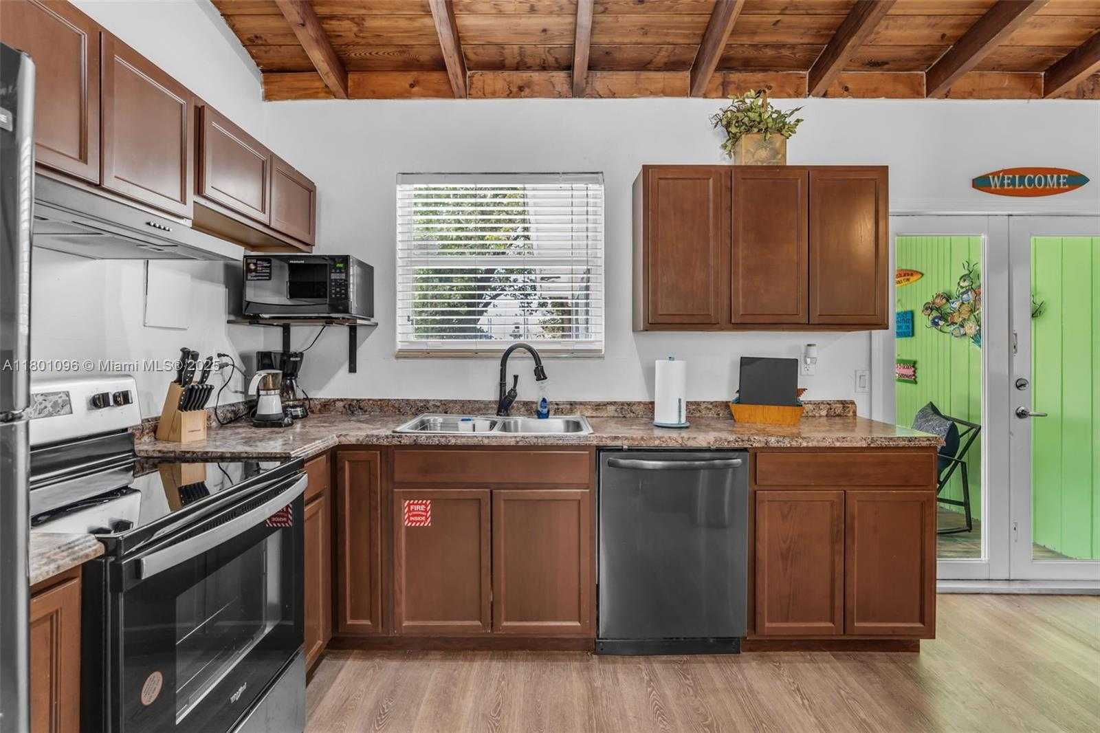 Small Image of 7 CORAL DR, Key Largo Number 7
