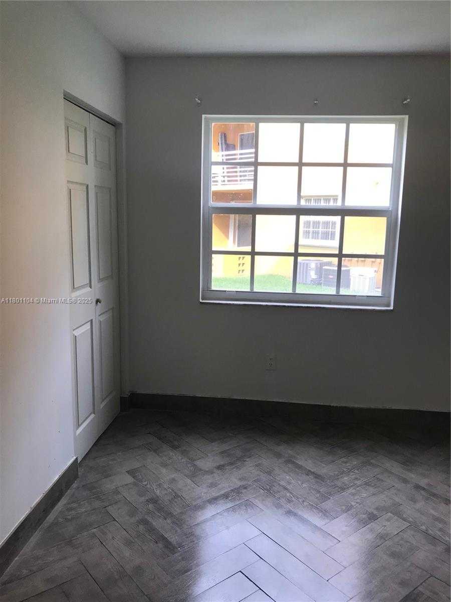 Small Image of 9731 NORTH FONTAINEBLEAU BLVD #F110, Miami Number 23